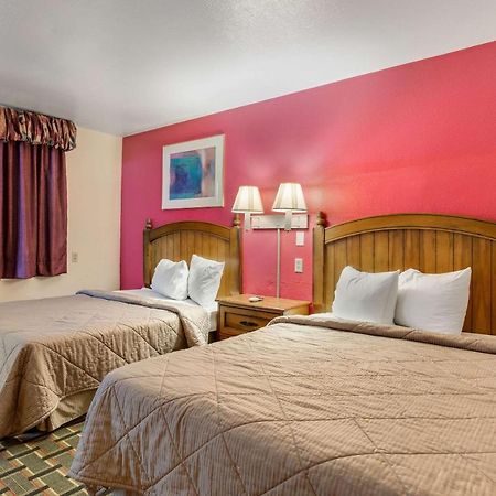רטון Rodeway Inn & Suites מראה חיצוני תמונה