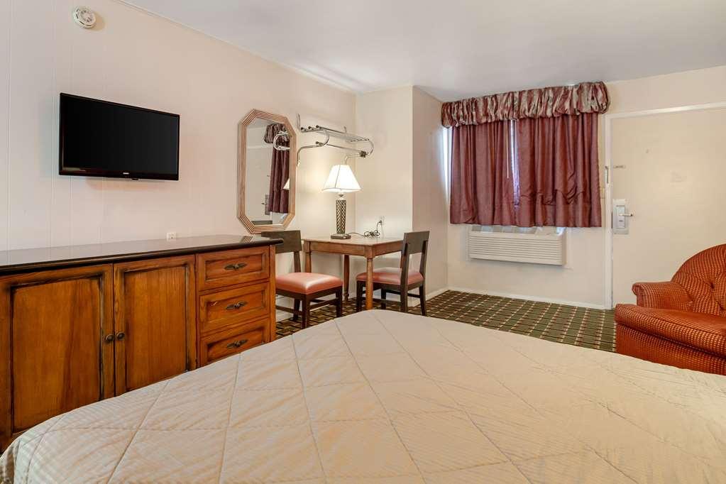 רטון Rodeway Inn & Suites חדר תמונה