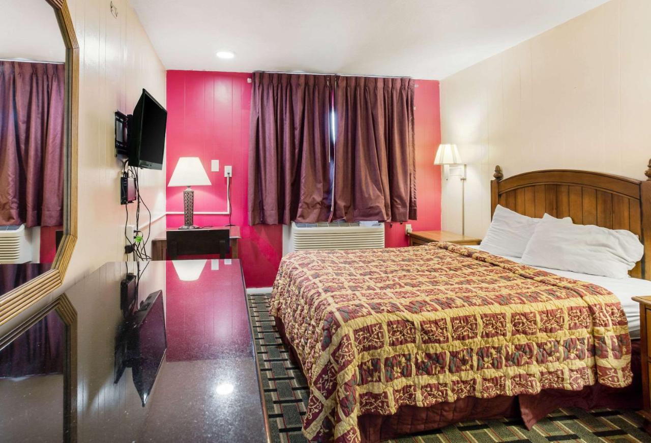 רטון Rodeway Inn & Suites מראה חיצוני תמונה